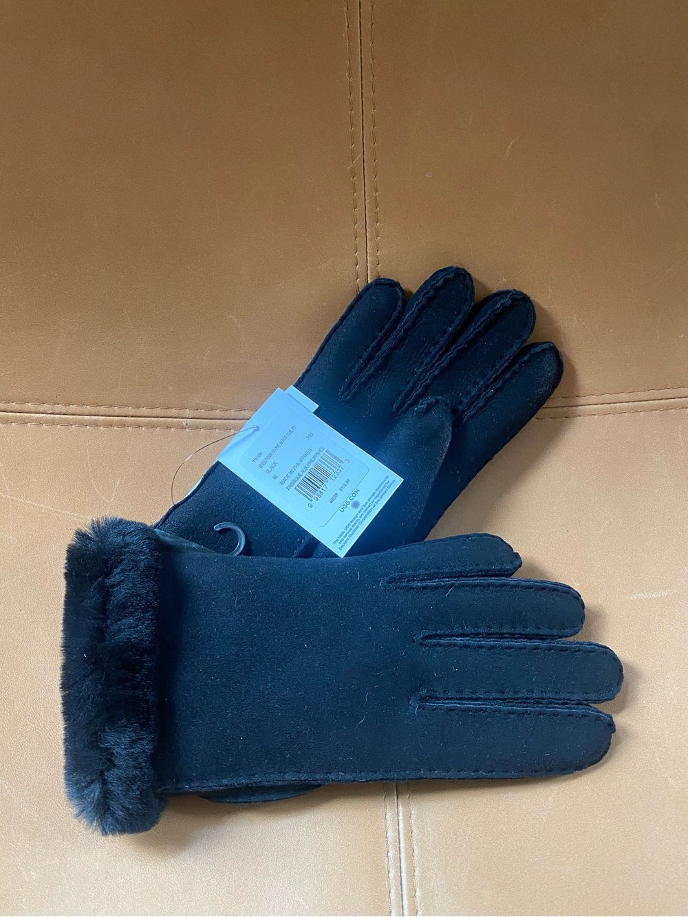 UGG Black Sheepskin Shearling Cuff Gloves NWT Size M $155